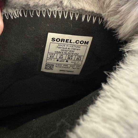 Sorel women’s black and grey fur lined boots - Picture 5 of 7
